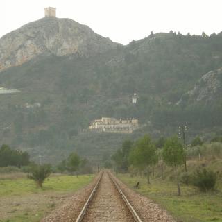 El Castell abans d'arribar al poble desde el tren