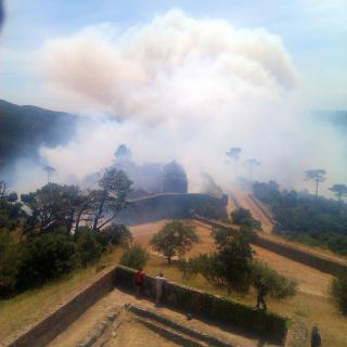 Presa des de El Fort de Bellegarde a les 13.21 DEL 22-7-12