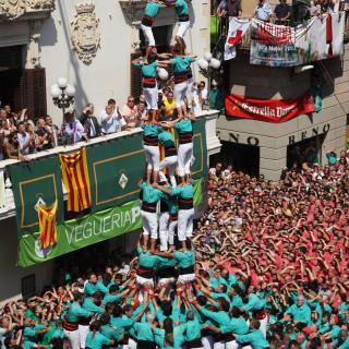El 4de9 amb folre i agulla dels Castellers de Vilafranca