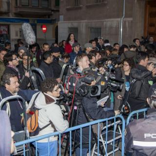 Uns 300 periodistes de més de 90 mitjans de comunicació esperen l'arribada de la infanta als jutjats de Palma
