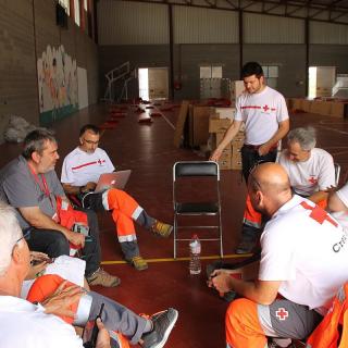 Centre de comandament i pavelló amb els evacuats a Sant Salvador de Guardiola de la urbanització de Ca l'Esteve