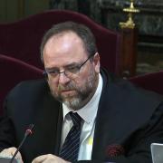 Álex Solà, advocat de Jordi Cuixart, durant la sessió del judici d'aquest dimarts 16 d'abril