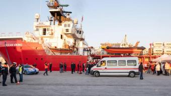 El vaixell humanitari Ocean Viking, amarrat al port de Marina di Carrara, al nord de la península italiana