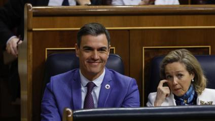 El president del govern espanyol, Pedro Sánchez, i la vicepresidenta Nadia Calviño, aquest dimarts al Congrés