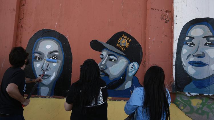 Mural amb imatges de deportats a Mèxic / Efe