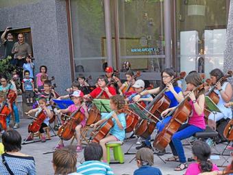 Un moment el concert de violoncels de l’Escola de Música de Manlleu