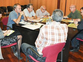 A la reunió de treball de la setmana passada hi van participar els alcaldes de Setcases i Molló i representants de Medi Natural