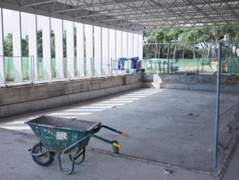 Estat de les obres de la piscina coberta de Taradel, la setmana passada  Sagi Serra