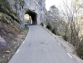 Tram de la carretera GI-402 entre Gombrèn i Castellar de N’Hug