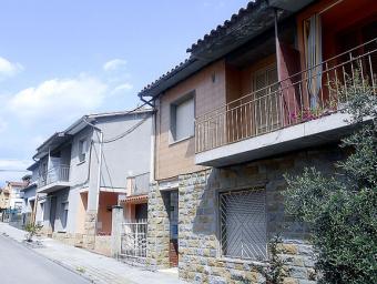 La casa donada per Ramon Estivill, en primer terme, és el número 14 del carrer dels Munts, al barri de Montserrat Xavier Bardolet