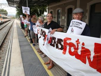 Protesta de la plataforma, ara fa un mes, a l’estació de Torelló