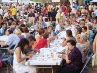 Els àpats de la mostra gastronòmica de Llinars acostumen a ser multitudinaris