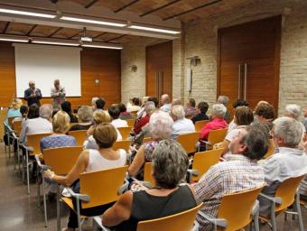 Un moment de l’acte de dissabte a la sala polivalent de l’actual biblioteca de Roda Sagi Serra
