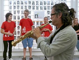 Pep Poblet, durant la seva actuació a la festa de dissabte a Sant Tomàs