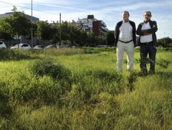 Dos dels promotors del projecte als terrenys Ramon Ferrandis