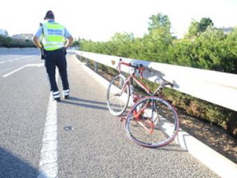 Accident mortal a la ronda Nord, a les Franqueses, on van morir un cicilista i el regidor va fugir Ramon Ferrandis