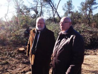 Salvador Esteve i Joaquim Brustenga, al bosc de Can Lluc del Tossal, a Santa Eulàlia de Ronçana Ramon Viladomat / Diputació de Barcelona