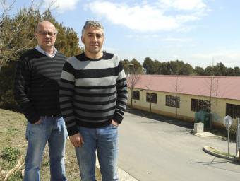 Josep Uñó, a l’esquerra, gerent de la mancomunitat, al costat de Joan Vila, al costat de l’institut de la Vall del Tenes Ramon Ferrandis