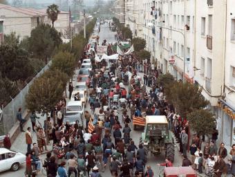 Alguns dels participants en la manifestació de l’any 1978 passant per l’avinguda de Caldes, al barri de Plana Lledó