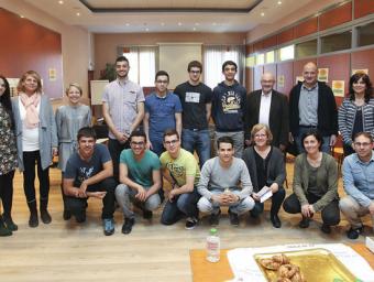 Bona part dels alumnes que han participat al programa, amb alcaldes, formadors i responsables d’empreses  Jordi Puig
