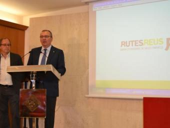 Miquel Domingo i l'alcalde, Carles Pellicer, presentant les rutes Ajuntament de Reus