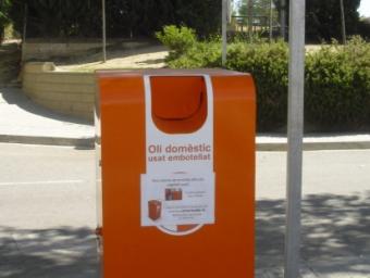 Vilanova instal·la al carrer Fra Juníper Serra el tercer contenidor d’olis usats Info Anoia