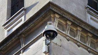 Fraga ha instal·lat sis càmeres de videovigilància al carrer i preveu posar-n'hi més.  J. LL. LL
