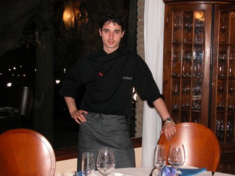 El xef dels restaurant de Villa Retiro, Francesc López, té només 25 anys.  FÈLIX LLOVELL