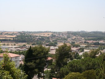 Panoràmica parcial de Palau-solità, des del Castell.  E.A