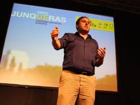  Oriol Junqueras, candidat d'ERC a les europees, en un míting a Mollerussa FOTO: Xavier Alsinet.   Xavier Alsinet. 