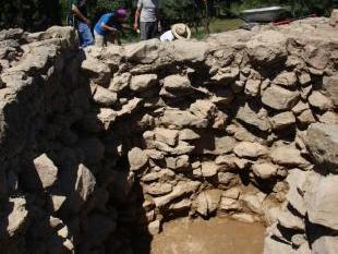  Els arqueòlegs han descobert que una de les torres ibèriques de la muralla d'Ullastret és més antiga del que es creia
 FOTO: Xavier Pi.   Xavier Pi. 