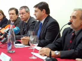  L'acte de presentació de la Fundació Osona Gastronomia es va fer aquest dimarts a Tona i va comptar amb la presència del director general d'Ensenyaments Professionals, Josep Franci (al centre).
 FOTO: Marc Riera.   Marc Riera. 