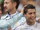  Cristiano Ronaldo celebra amb Raul el seu gol al camp del Vila-real al primer minut del partit   REUTERS 