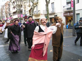 Acte de l'Agrupació de Balls Populars durant el Carnaval de Vilanova i la Geltrú. ALBERT MERCADER