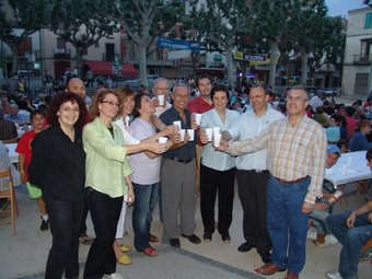 Acte de fi de campanya d'AM2000 el 2007, amb Carles Mora al centre. LL.M