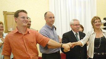 La signatura de l'últim acord tripartit municipal a Reus, després de les municipals del 2007. EL PUNT