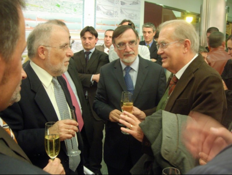 Jaume Relat , a la dreta, parlant amb secretari d'Estat d'Infraestructures, Víctor Morlán, el 2007. C.A.F