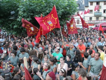 Manifestació occitanista a Vielha, a la Val d'Aran, a l'abril de l'any 2008 ARXIU