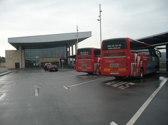 Els autobusos de l'empresa Alsa deixaran a partir de demà de connectar la costa i Reus amb l'estació del TAV a la Secuita. /  ÒSCAR PALAU