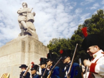 El monument recorda el timbaler que va enredar l'exèrcit francès.  MAPAMUNDI P