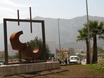 Imatge de l'escultura bastida en honor al general Basset. ARXIU