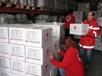 Material humanitari que envia Creu Roja a qualsevol punt del Planeta. /  ARXIU