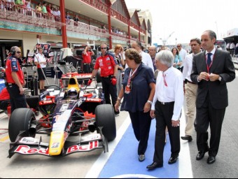 Ecclestone amb Camps i Rita en el Gran Premi d'Europa de Fórmula 1 a València EL PUNT AVUI