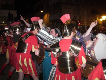 El Viacrucis vivent de l'Escala va ser recuperat fa quatre anys per l'Associació Cultural El Rosetó.  SORTIM