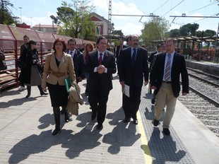 Les autoritats, visitant les obres a l'estació de la RENFE de Barberà del Vallès.  M.C.B