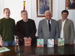 De Montellà, Reyero, Mombiela i Ramon Llastarry, amb els tres primers contes de la col·lecció. T.M