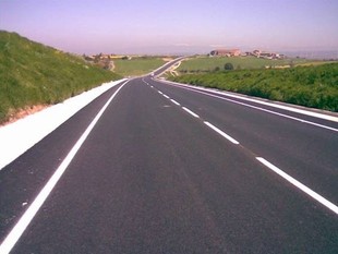 Imatge de la nova carretera entre Montmaneu i Sant Guim de Freixenet