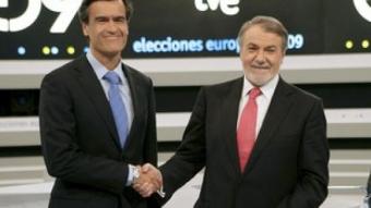 López Aguilar i Mayor Oreja, abans del debat. /  EFE