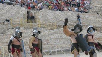 L’amfiteatre acull la reconstrucció de l’armament i les tècniques de combat dels gladiadors, que ofereix l’Istituto Ars Dimicandi. MARTA MARTÍNEZ