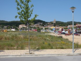 Vista de la zona lúdica comercial i lúdica, amb el nucli antic al fons. A.V.